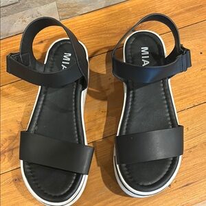 MIA Black Sandals